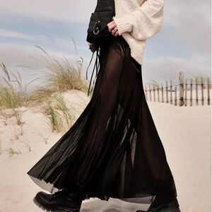 NWT Free People Godot Girl Mesh 1/2 Slip in Black